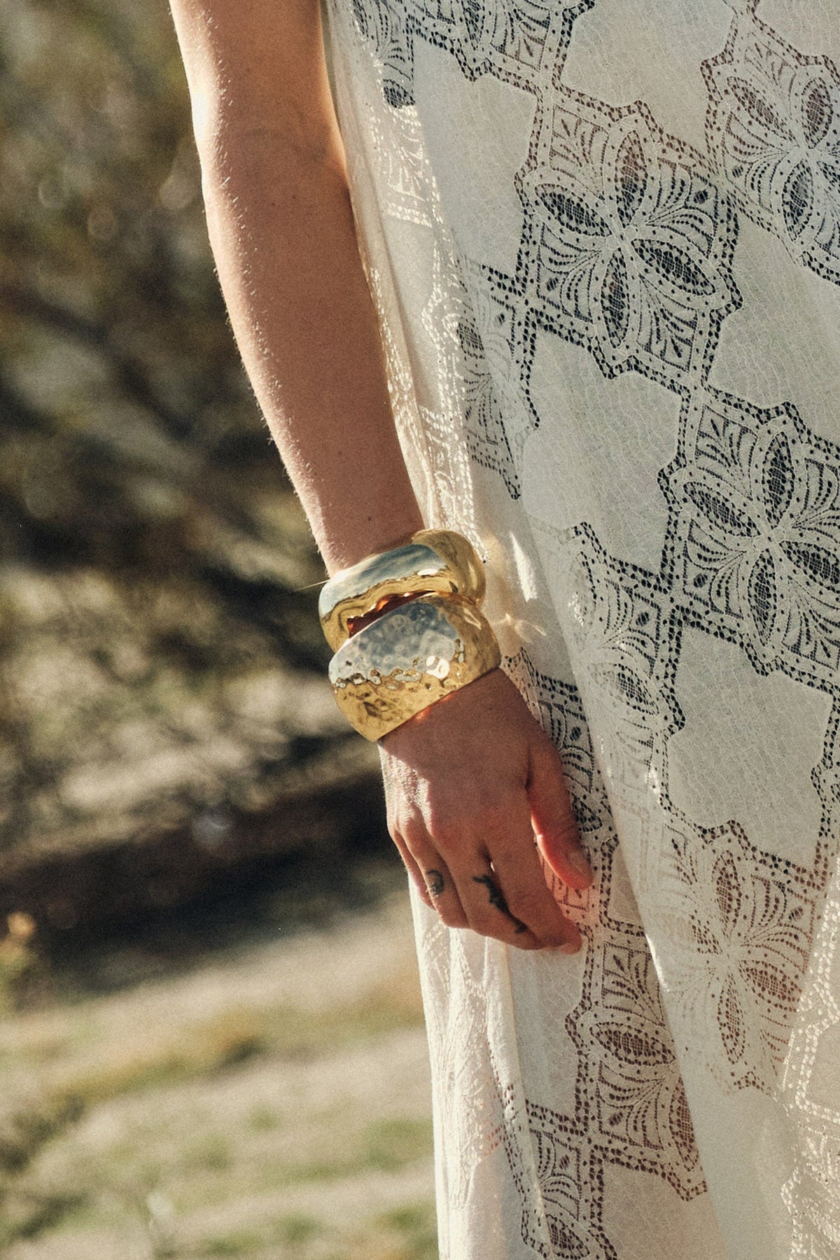 Sonora Hammered Gold Hinge Bangle Bracelet