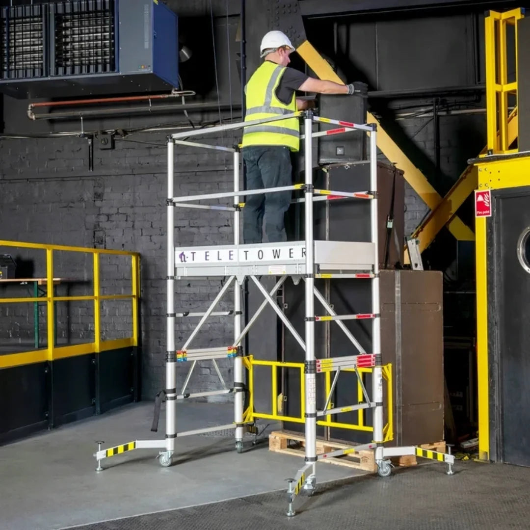 Mobile telescopic scaffolding tower, aluminum alloy work platform