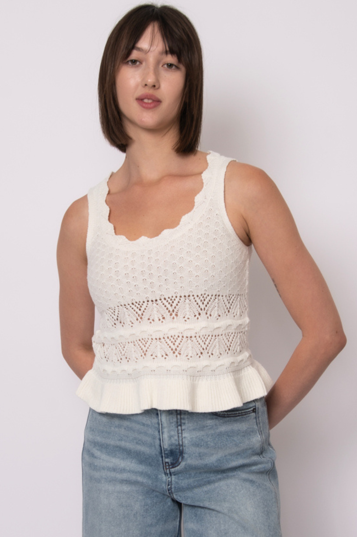 Esmat Vest