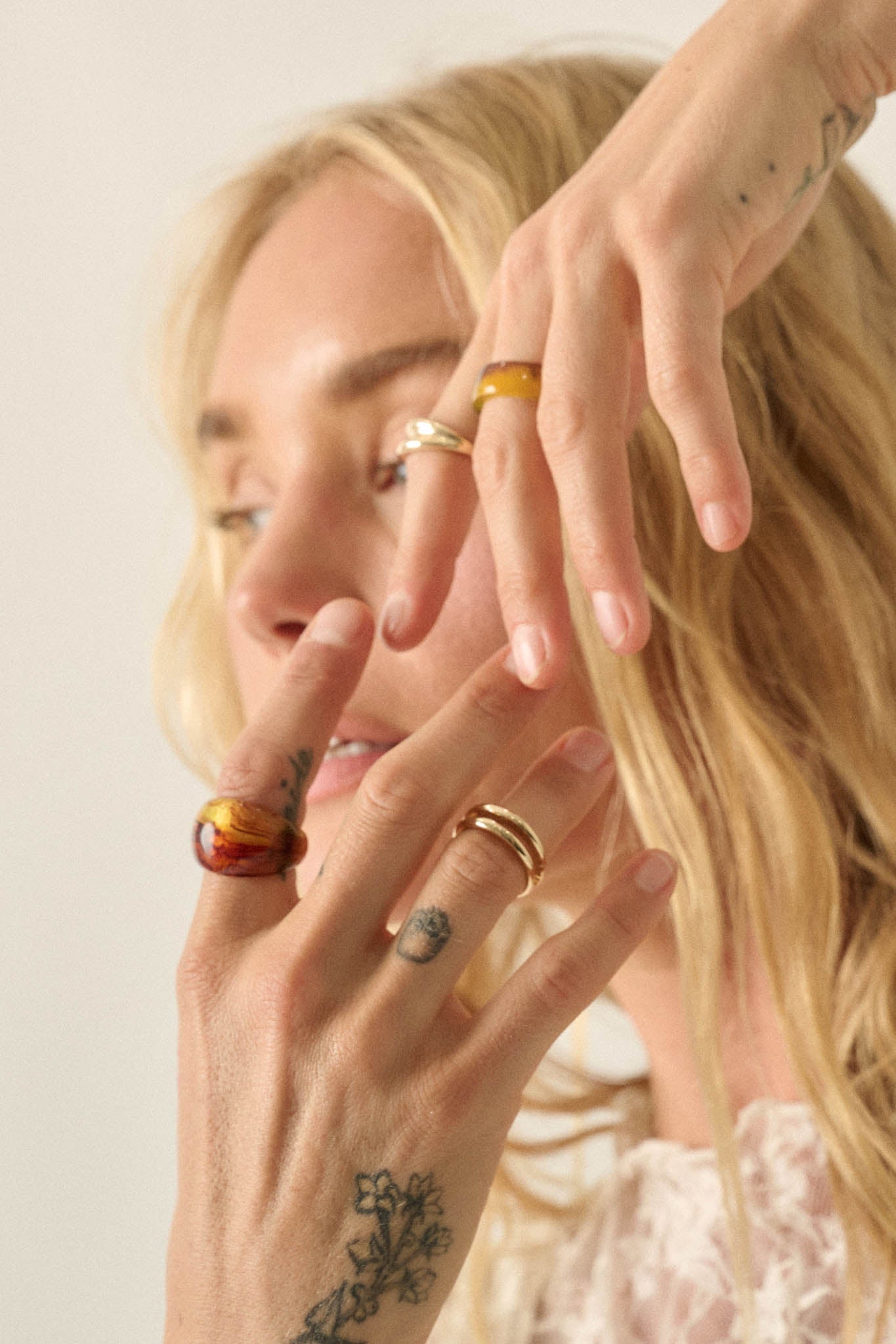 Ottone Four-Piece Tortoise Resin and Gold Ring Set