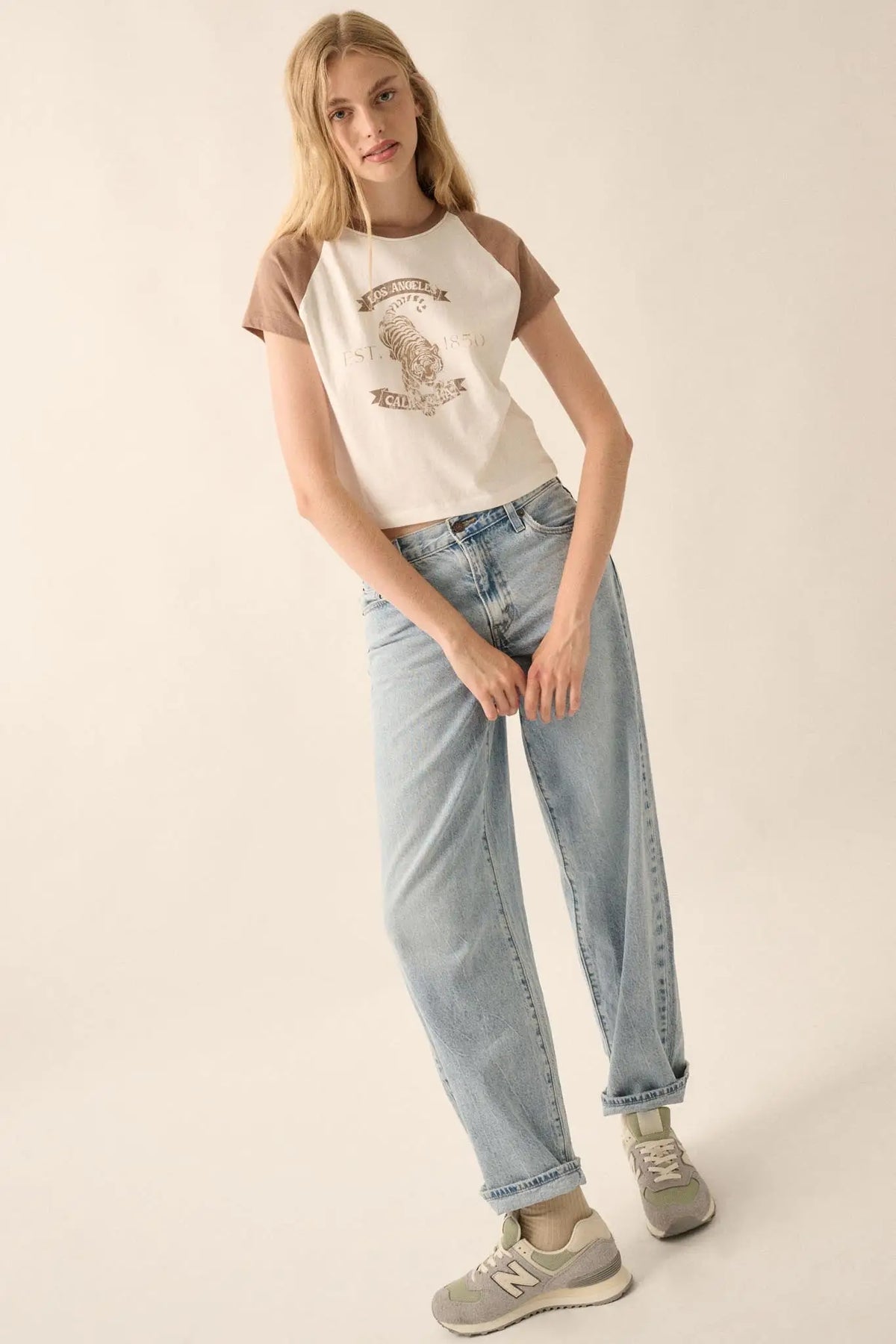 Los Angeles Tiger Cropped Raglan Graphic Baby Tee