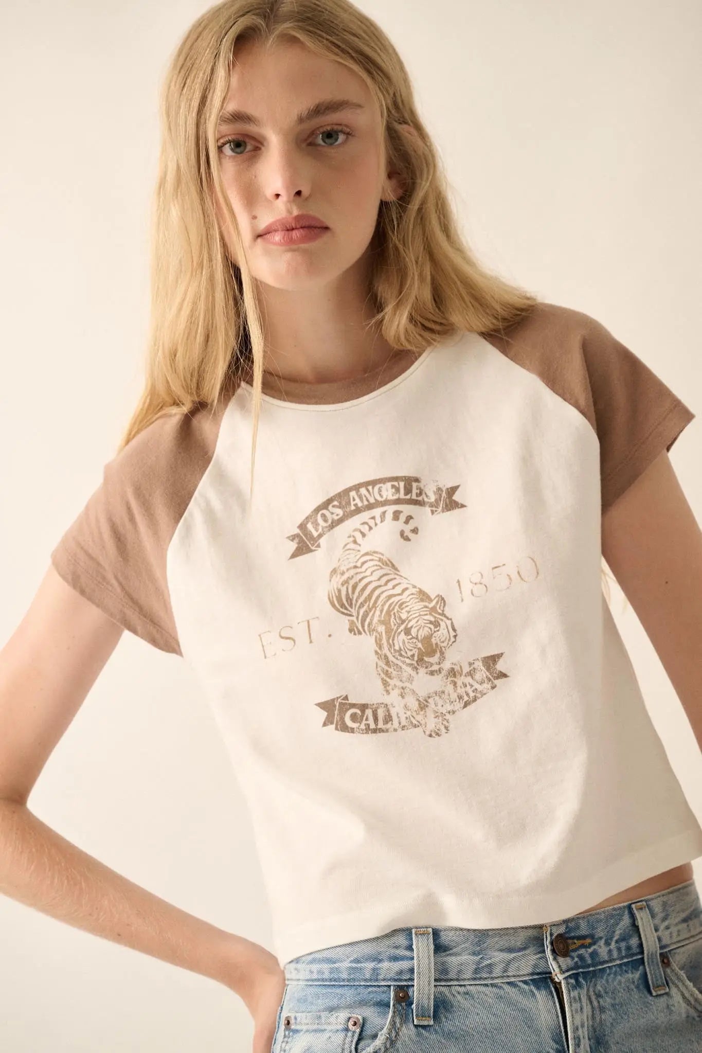 Los Angeles Tiger Cropped Raglan Graphic Baby Tee
