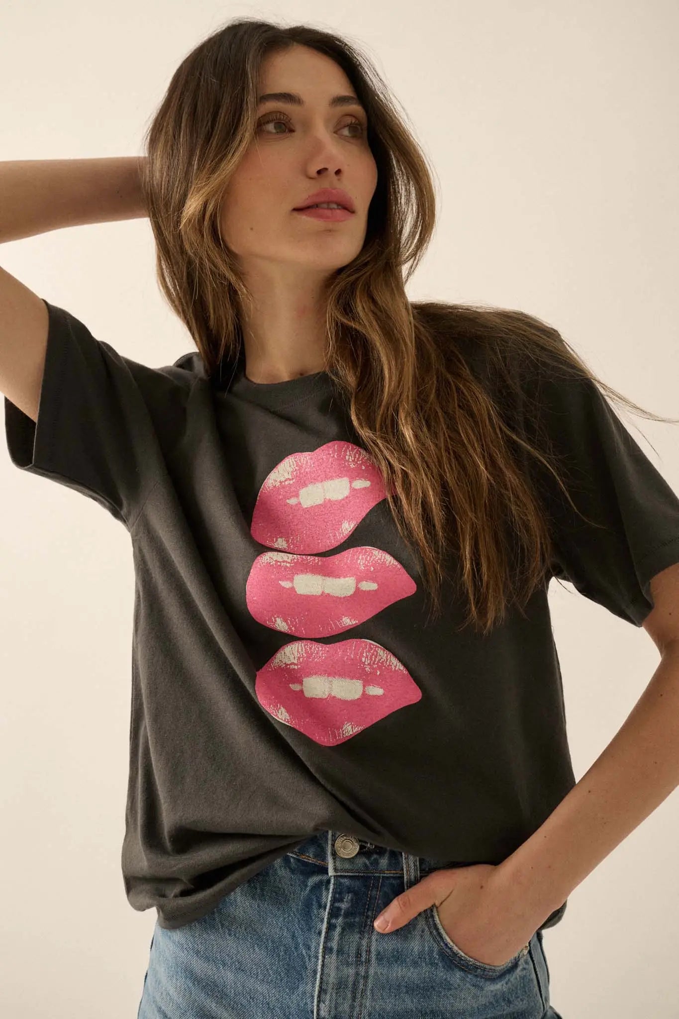 Lip Bite Vintage-Print Garment-Dyed Graphic Tee