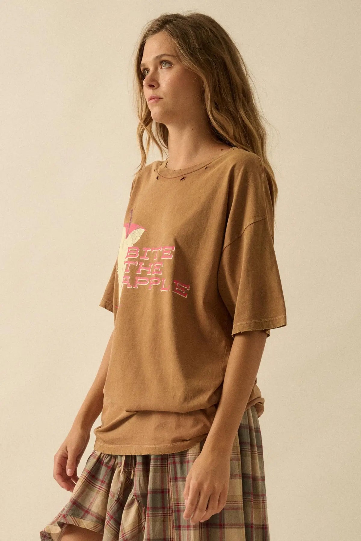 Bite the Apple Distressed Oversize Graphic Tee