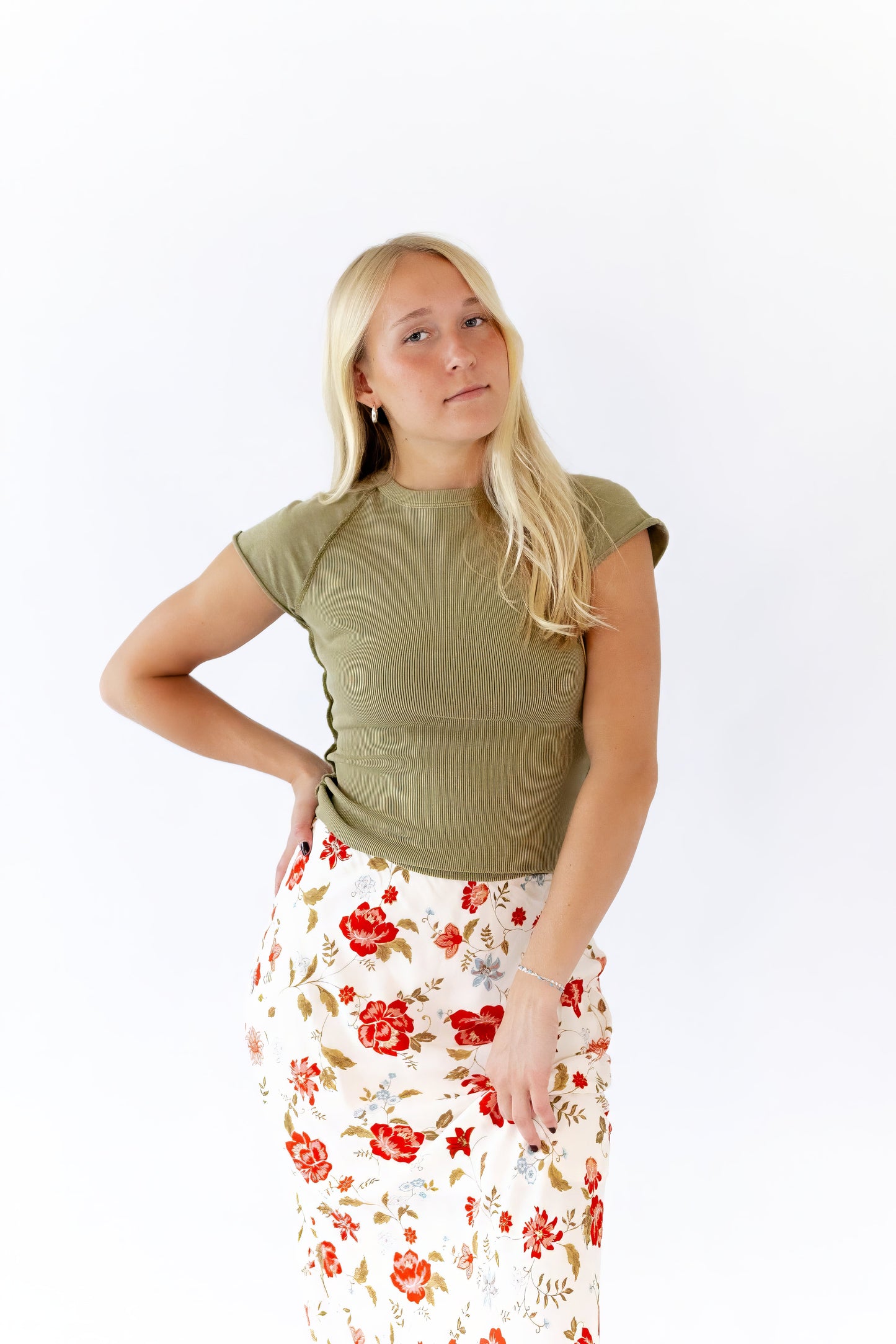 Ava Ribbed Exposed Seam Tee · Olive Green